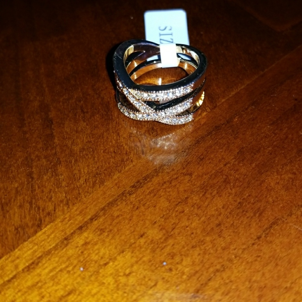 Exquisite charm ring